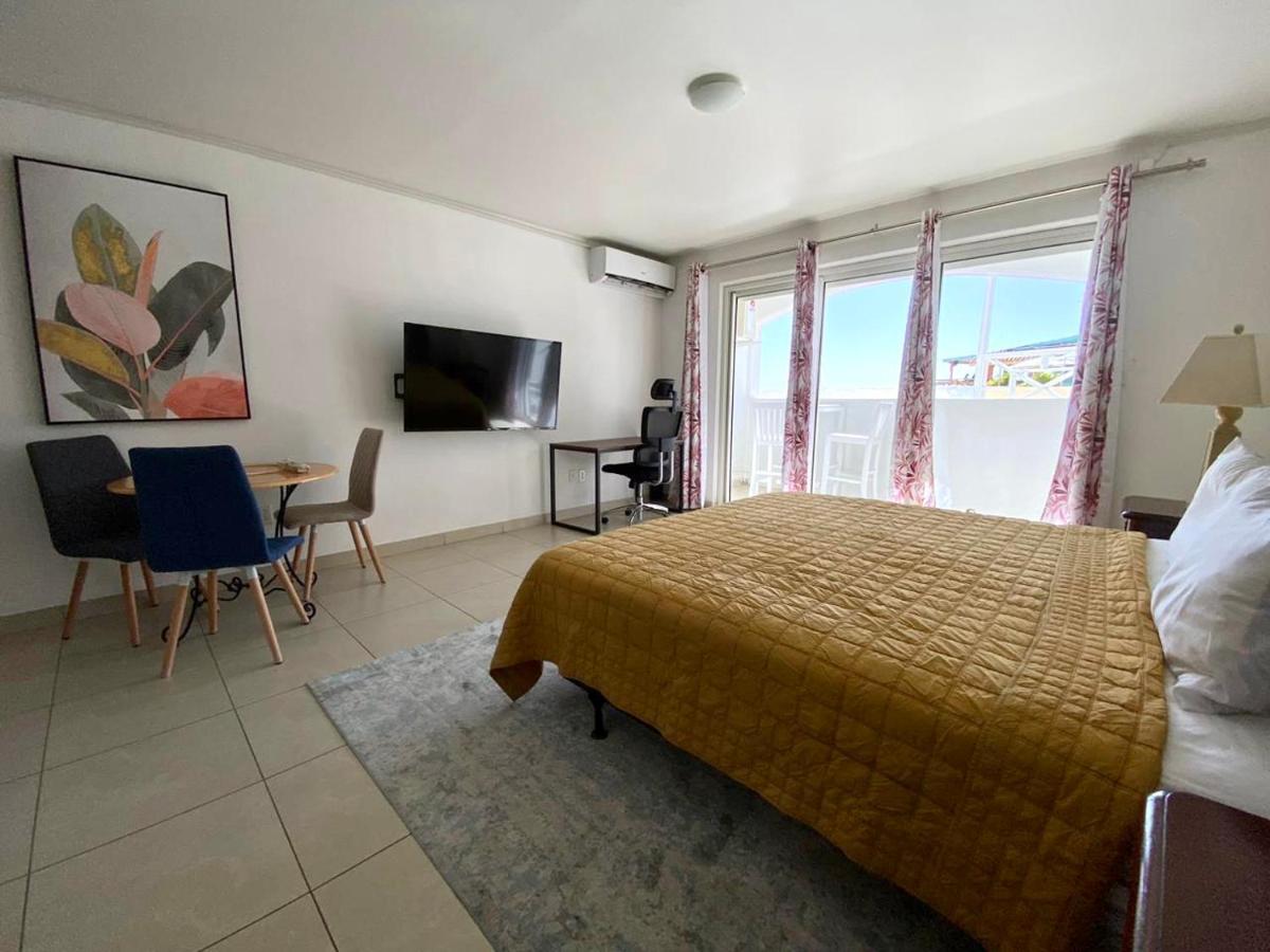 Maho Beach House - Studio - Beach Access Kültér fotó