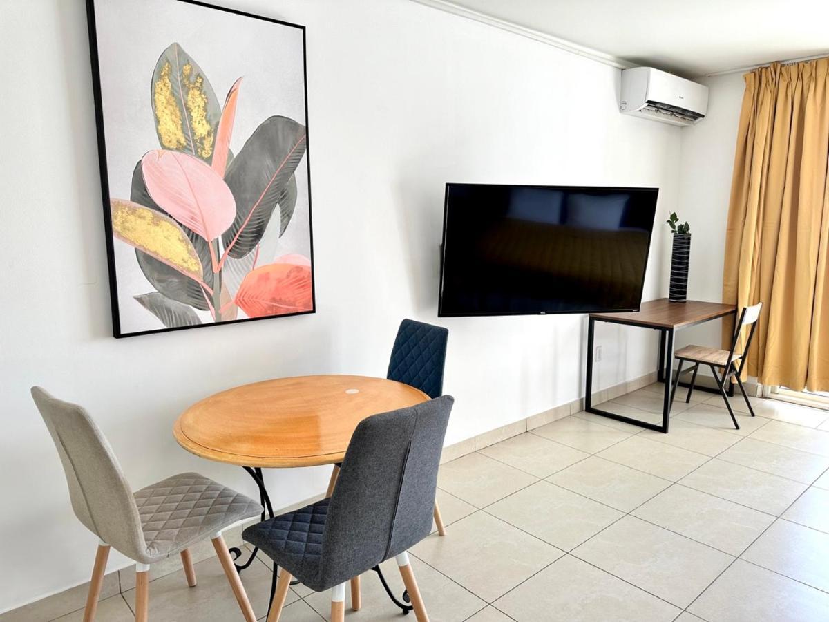 Maho Beach House - Studio - Beach Access Kültér fotó