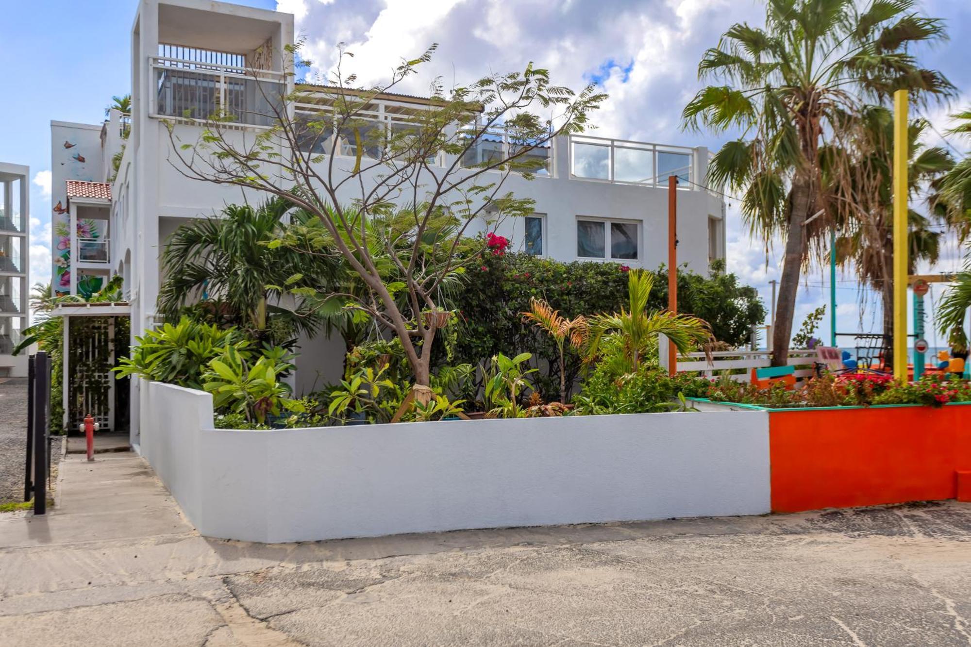Maho Beach House - Studio - Beach Access Kültér fotó